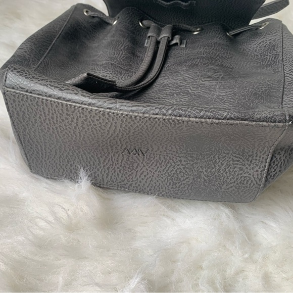 Matt & Nat Backpack Mumbai Vegan PVC Grey Backpack - Picture 3 of 13